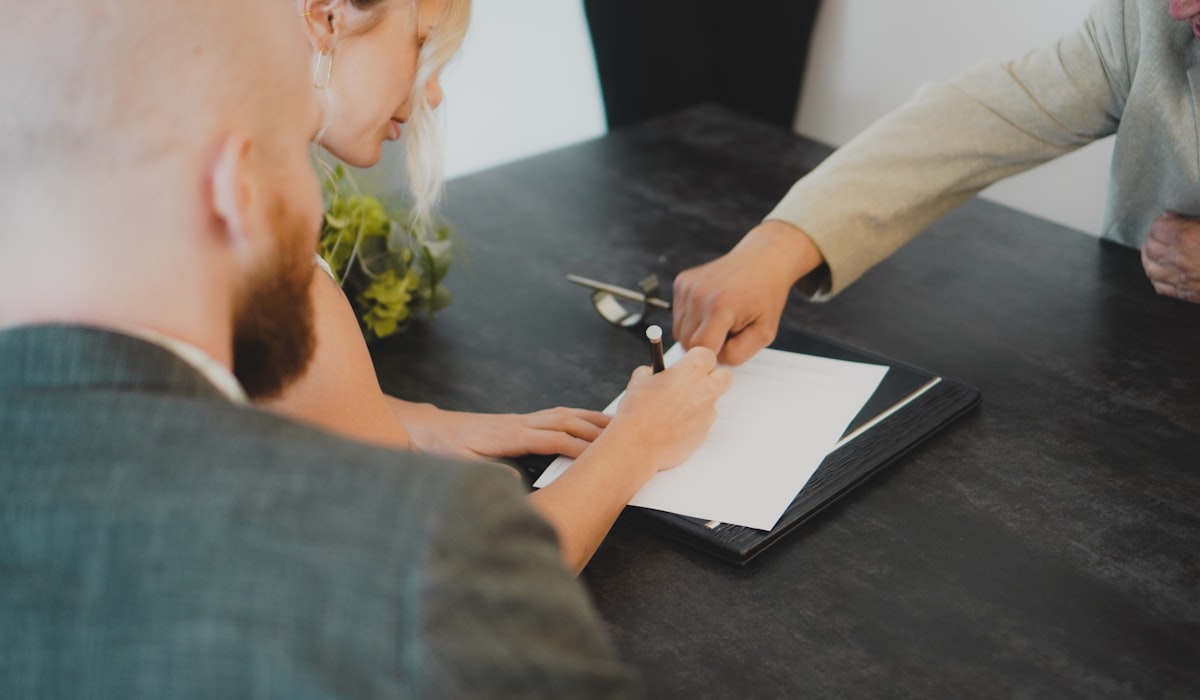 Hợp đồng lao động là gì? Các loại hợp đồng lao động
