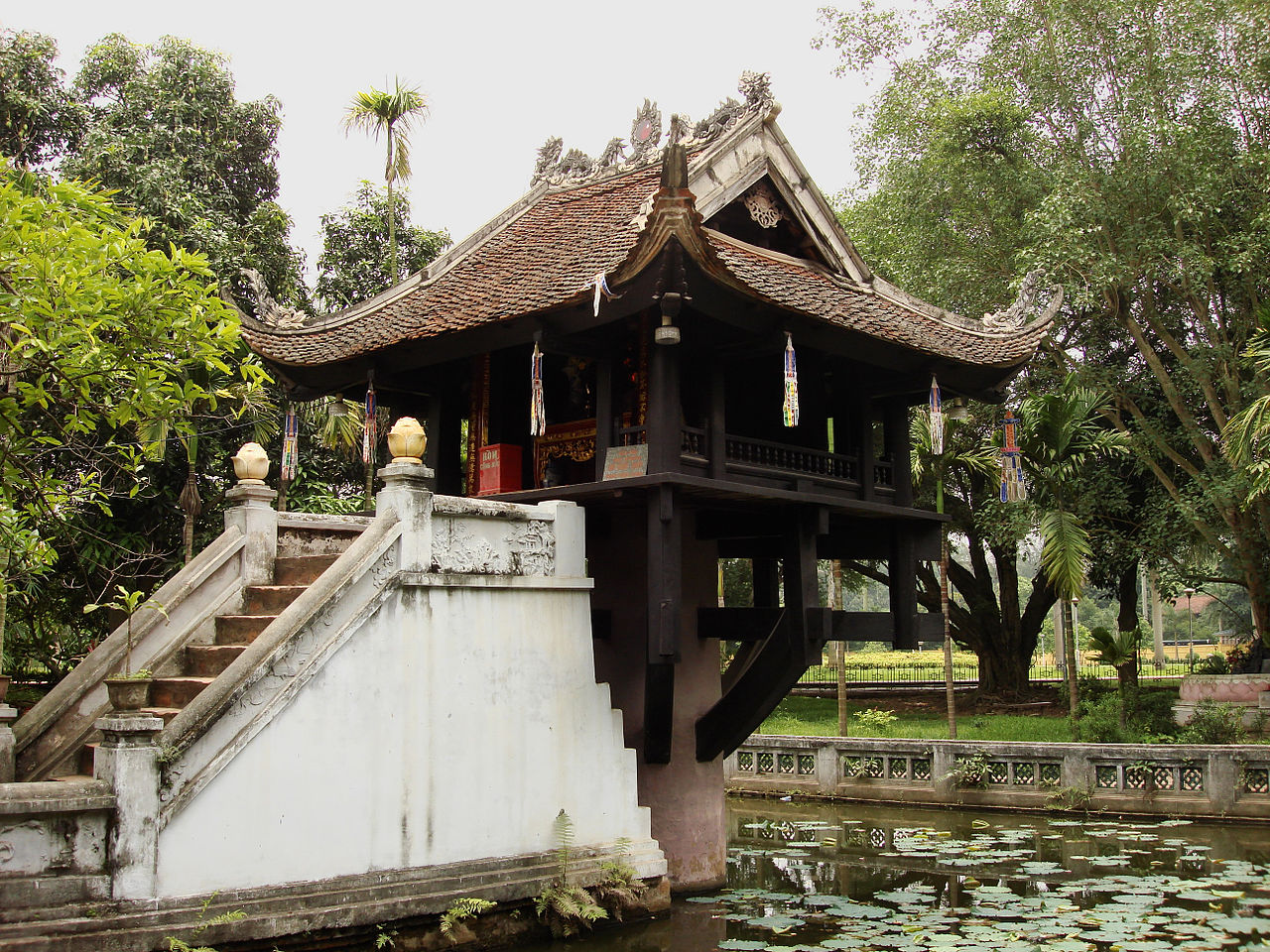 Hoa sen và kiến trúc chùa Việt Nam